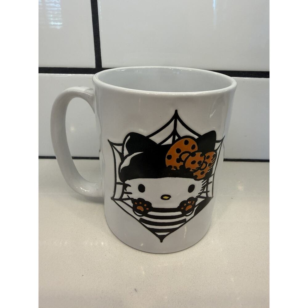 Hello Kitty Sanrio Halloween Mug 2024 17oz White Adorable Hello Kitty NEW!! 🎃